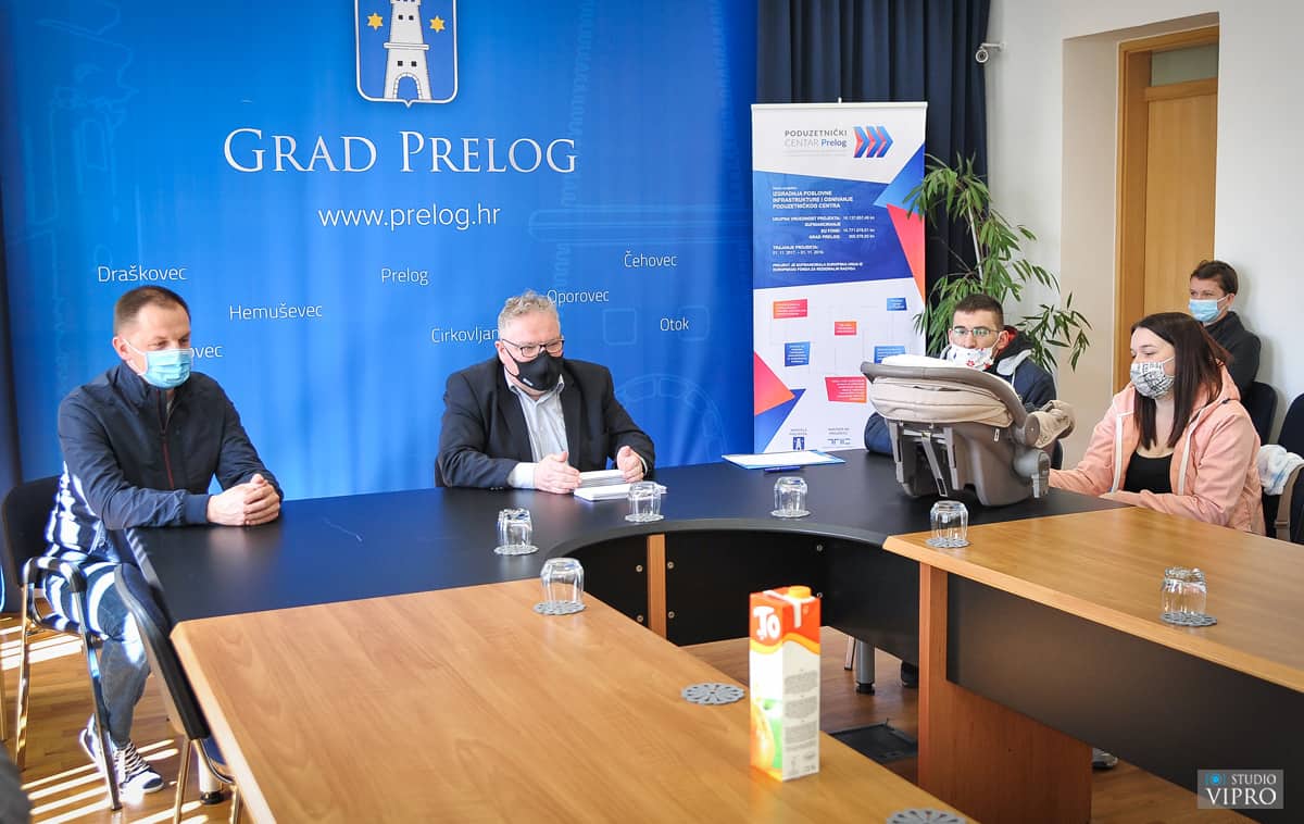 BRIGA O NAJMLAĐIMA U Prelogu podijeljene naknade za novorođenčad BRIGA O NAJMLAĐIMA U Prelogu podijeljene naknade za novorođenčad