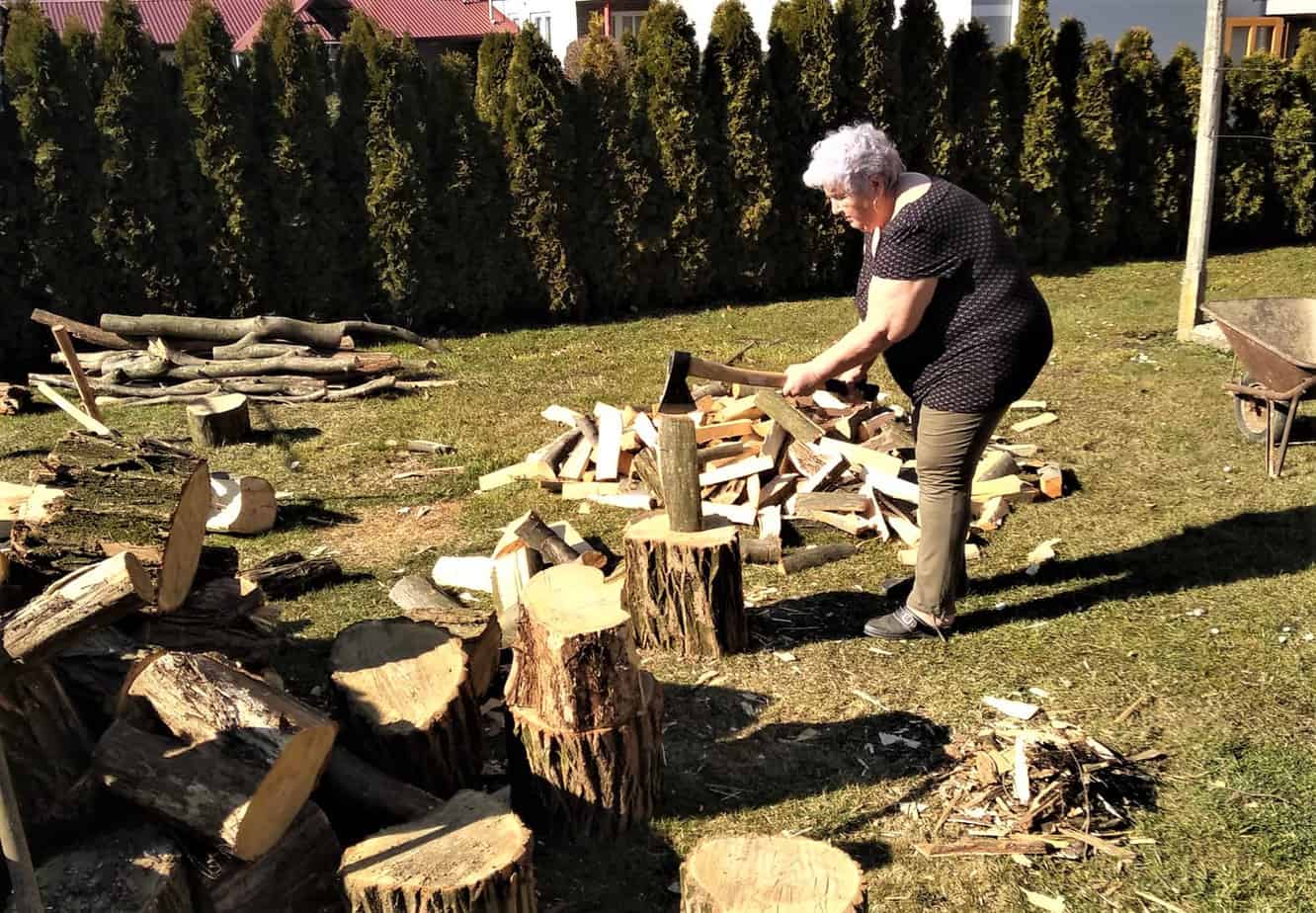 MARINA PILIPOVIĆ OREHOVEC: Evo, Željko, kak se cijepaju drva! MARINA PILIPOVIĆ OREHOVEC: Evo, Željko, kak se cijepaju drva!