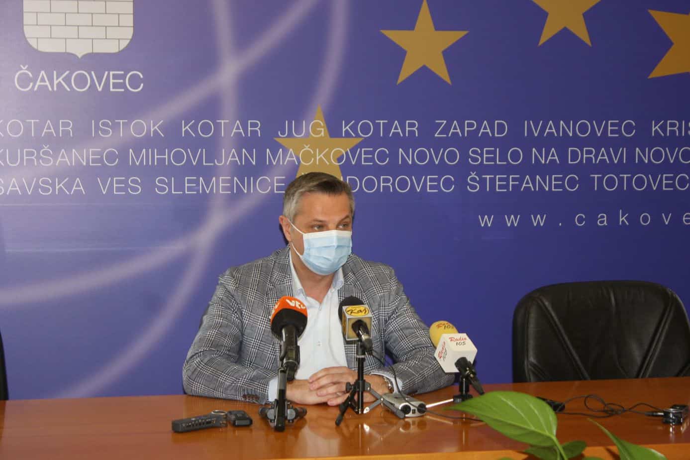 Više od 2000 čakovečkih umirovljenika dobit će po 200 kuna Više od 2000 čakovečkih umirovljenika dobit će po 200 kuna