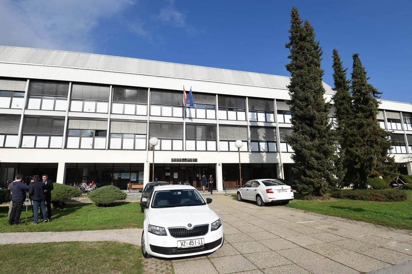 Vozač sa 68 km/h u mraku usmrtio pješaka na cesti. Sud ga oslobodio Vozač sa 68 km/h u mraku usmrtio pješaka na cesti. Sud ga oslobodio