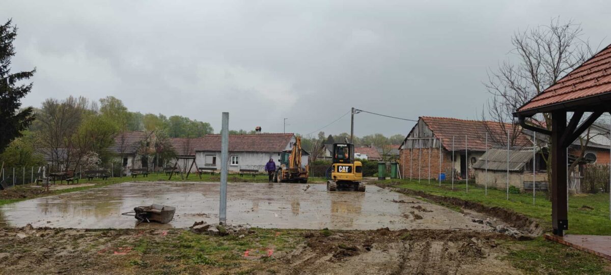 Započelo uređenje novog dječjeg igralište kod Etno kuće Započelo uređenje novog dječjeg igralište kod Etno kuće