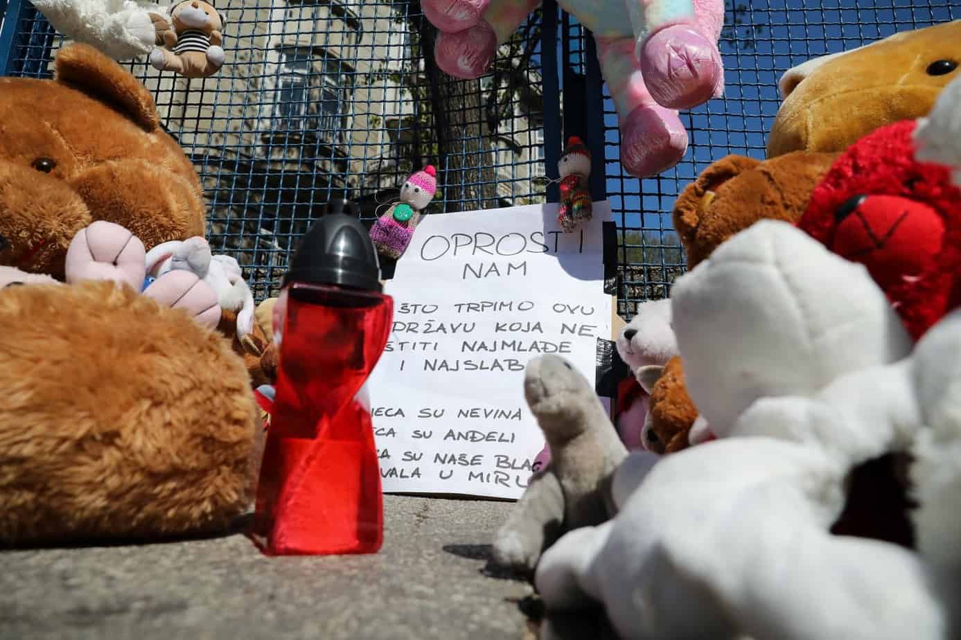 U Hrvatskoj će se u 21 sat paliti svijeće za preminulu djevojčicu iz Nove Gradiške U Hrvatskoj će se u 21 sat paliti svijeće za preminulu djevojčicu iz Nove Gradiške