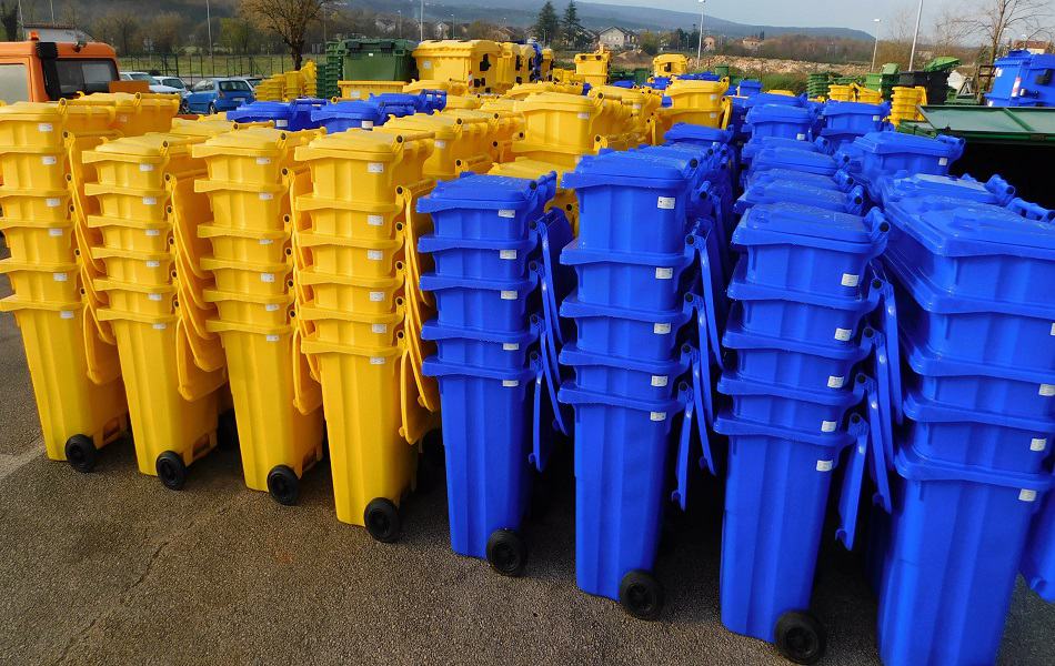 Žuti i plavi spremnici stižu u sva kućanstva općina i gradova grupacije Pre-kom Žuti i plavi spremnici stižu u sva kućanstva općina i gradova grupacije Pre-kom