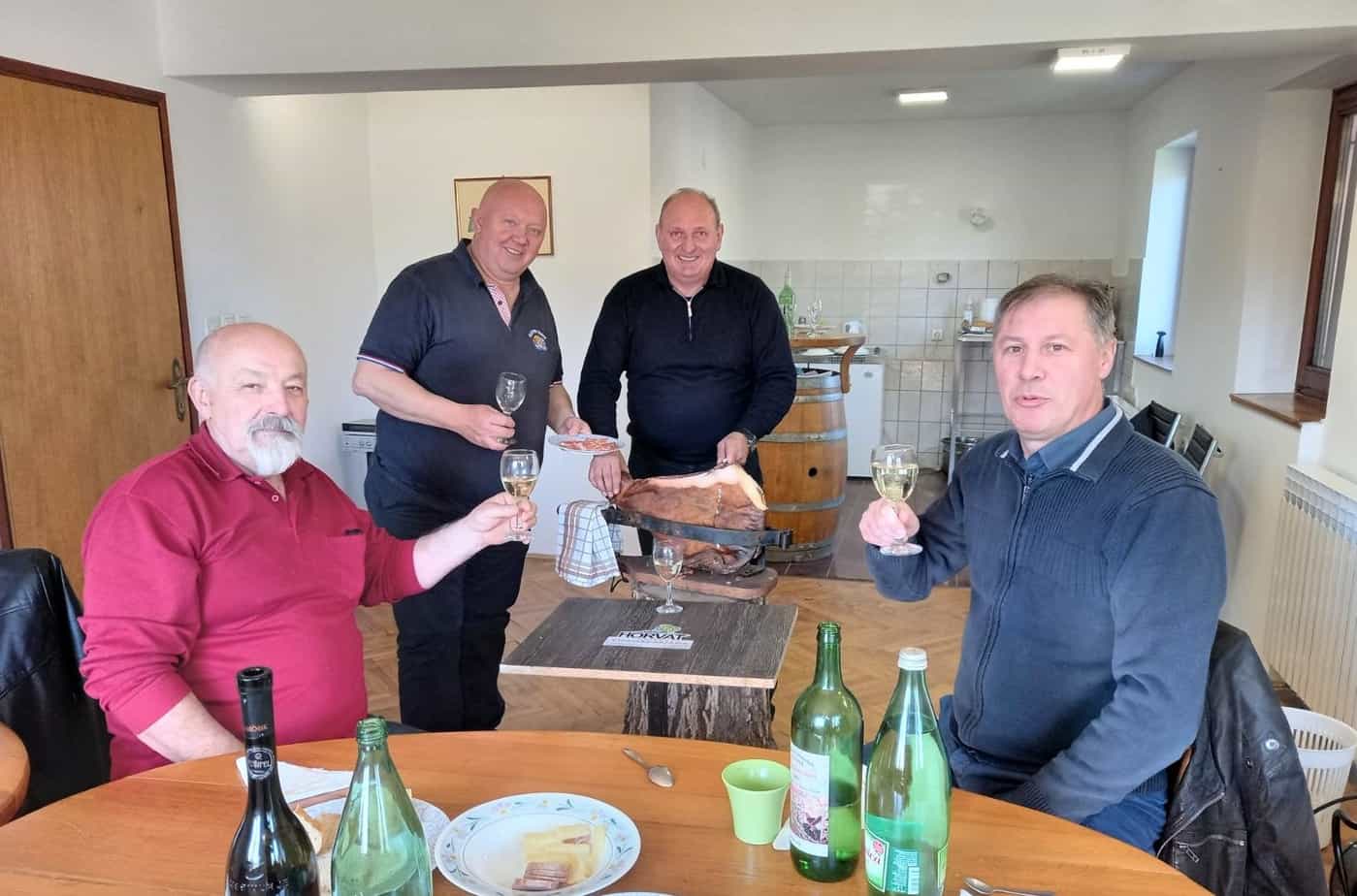 Tradicionalno okupljanje bivših glazbenika na Uskrsni ponedjeljak Tradicionalno okupljanje bivših glazbenika na Uskrsni ponedjeljak