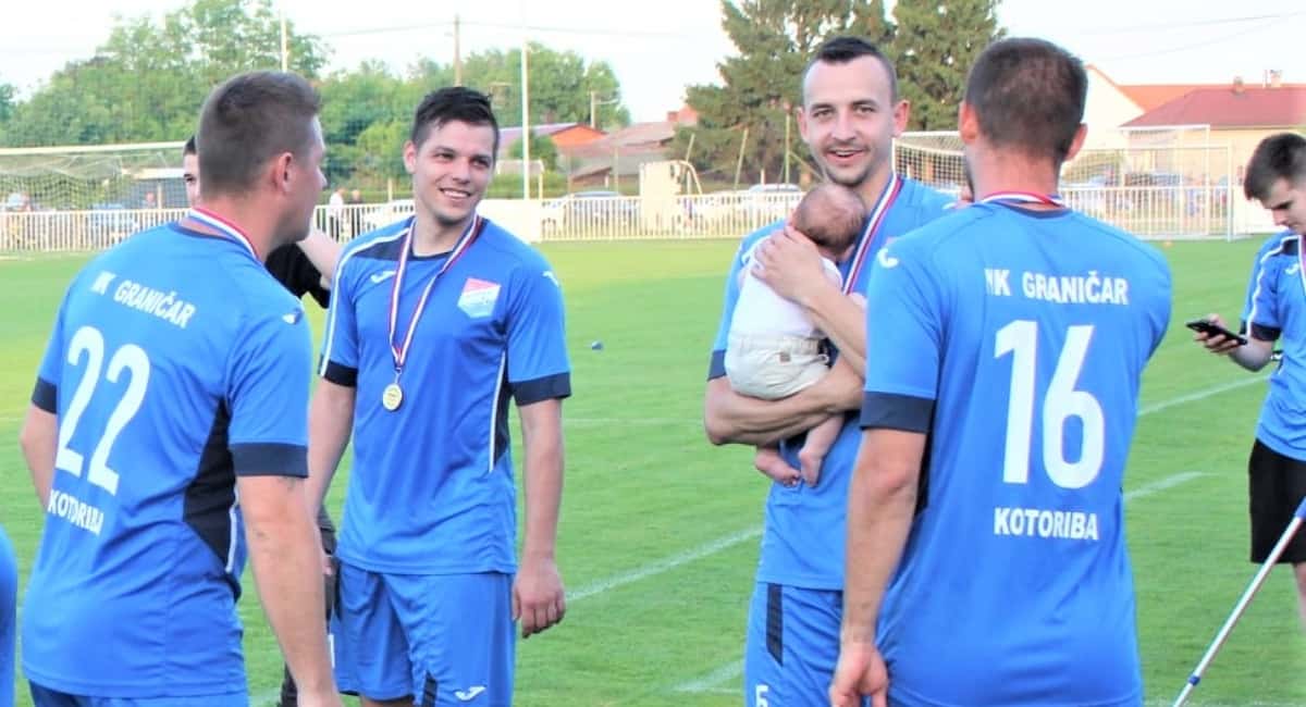 Mali Jona je očeva dika i ponos obitelji Beliga! Mali Jona je očeva dika i ponos obitelji Beliga!