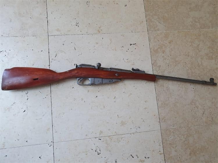 PIŠKOROVEC U boksu za psa 39-godišnjak sakrivao pušku PIŠKOROVEC U boksu za psa 39-godišnjak sakrivao pušku