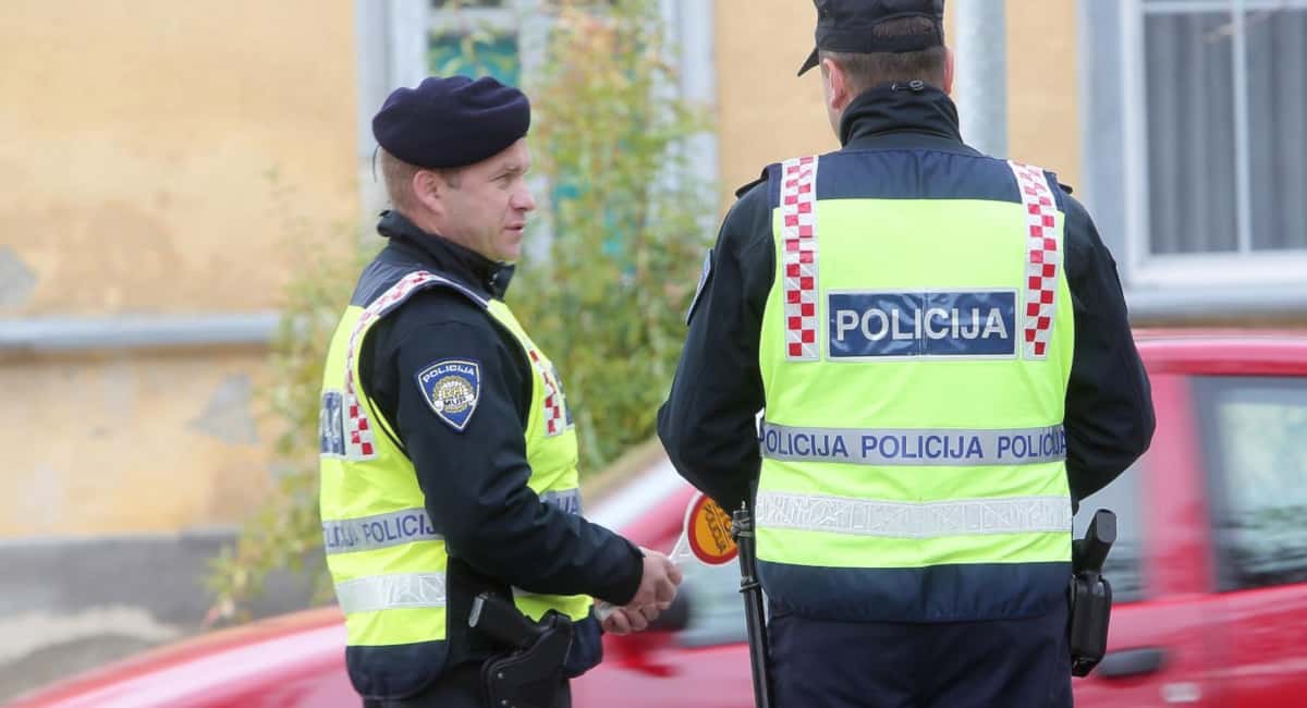 Policija sutra u Trnovcu provodi preventivnu akciju „Nadzor korištenja sigurnosnog pojasa i dječje sjedalice“ Marijan Susenj/PIXSELL