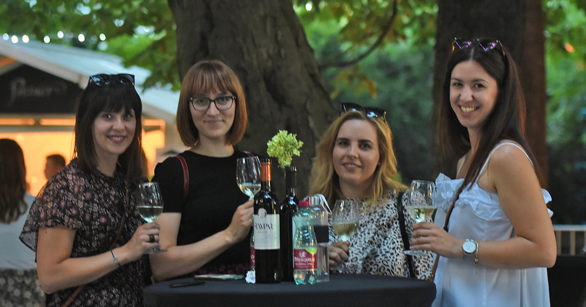 VIDEO VinoGrad u Perivoju Zrinskih VIDEO VinoGrad u Perivoju Zrinskih