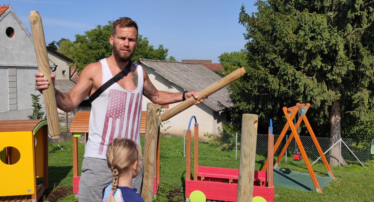 KAKVI SU TO LJUDI?! Novo dječje igralište u Murskom Središću opet na meti vandala KAKVI SU TO LJUDI?! Novo dječje igralište u Murskom Središću opet na meti vandala