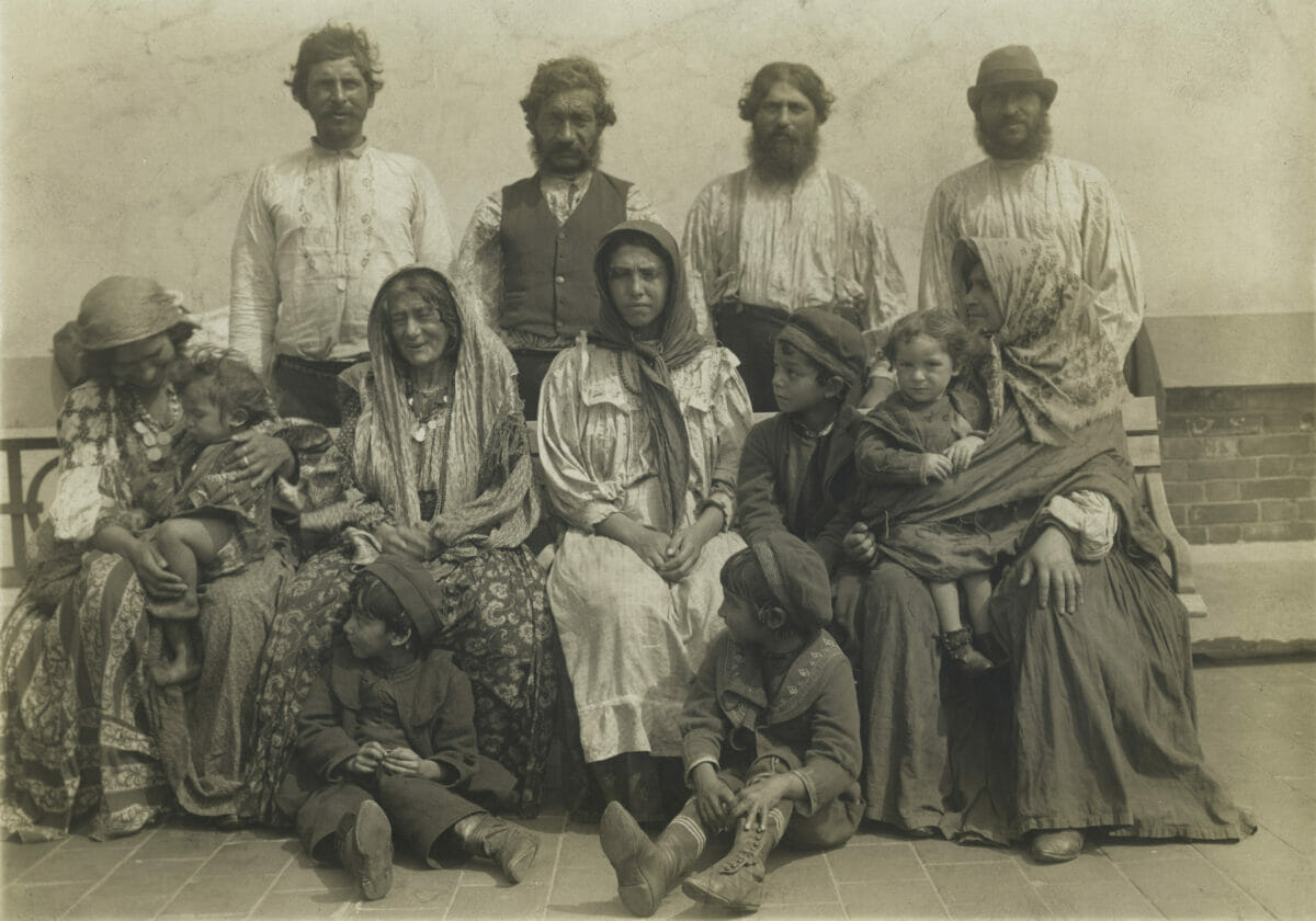 servian-gipsies-1904