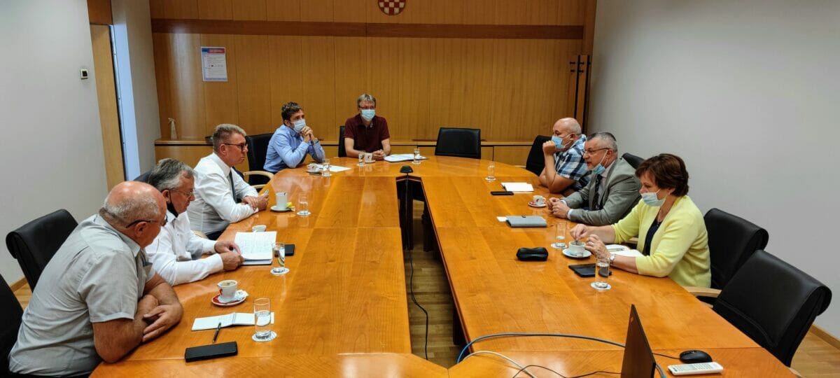 Na sastanku u Hrvatskim vodama zaključeno: ‘Radovi se moraju adekvatno organizirati i ubrzati’ Na sastanku u Hrvatskim vodama zaključeno: ‘Radovi se moraju adekvatno organizirati i ubrzati’