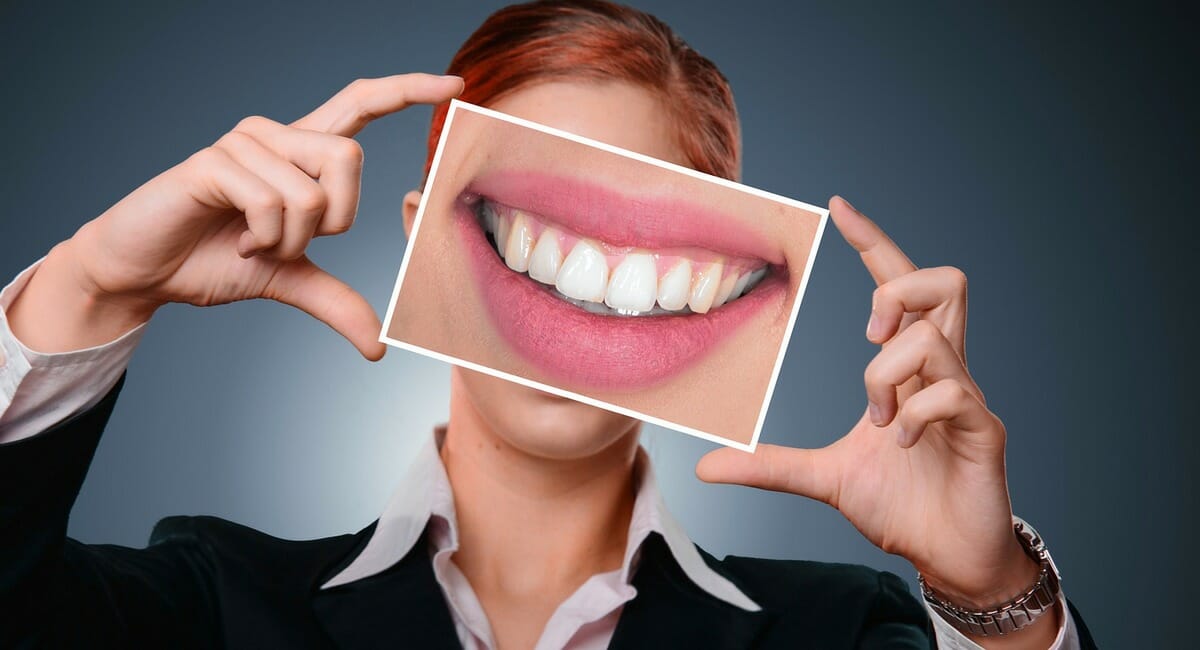 Edukativni leci, savjeti, četkice za zube i jabuke u centru Čakovca zubi