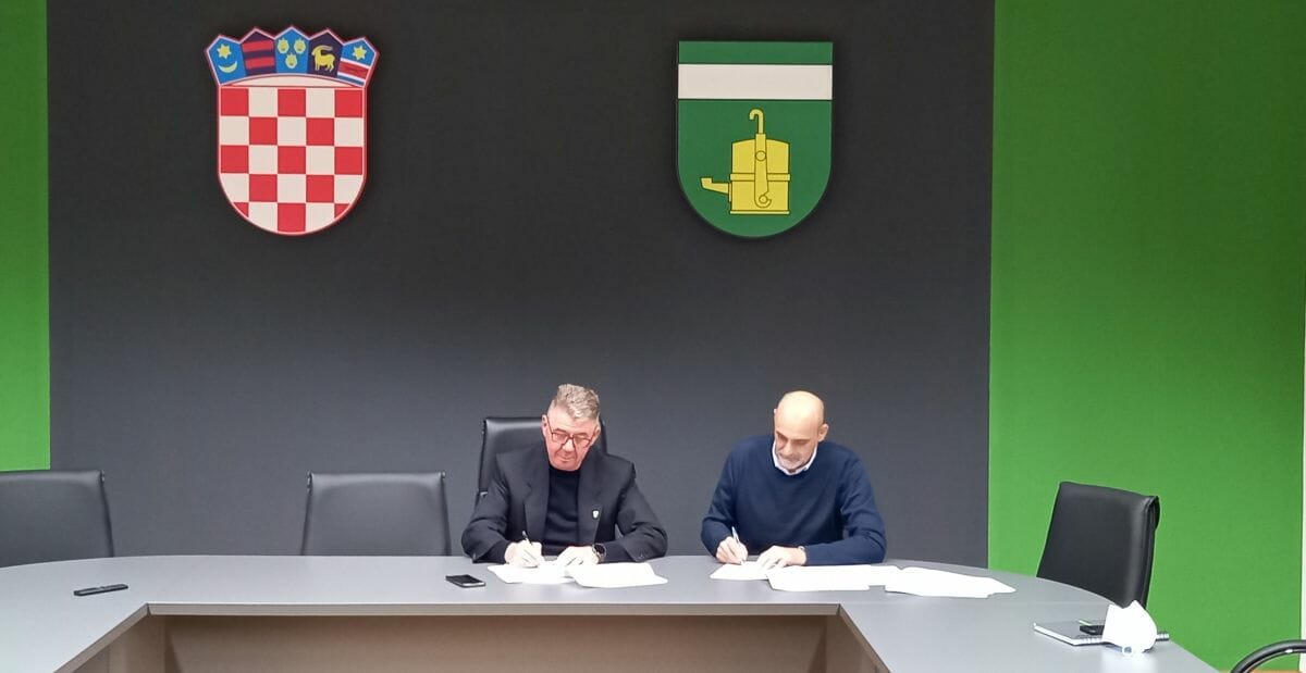 Potpisan ugovor za rekonstrukciju pješačke staze u ulici Vladimira Nazora Potpisan ugovor za rekonstrukciju pješačke staze u ulici Vladimira Nazora