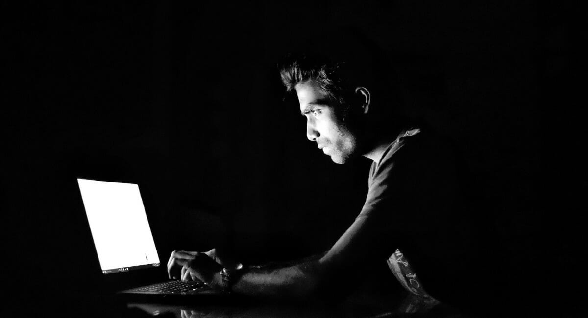 Mladić iz Međimurja omalovažavao policijske službenike na društvenoj mreži Mladić iz Međimurja omalovažavao policijske službenike na društvenoj mreži