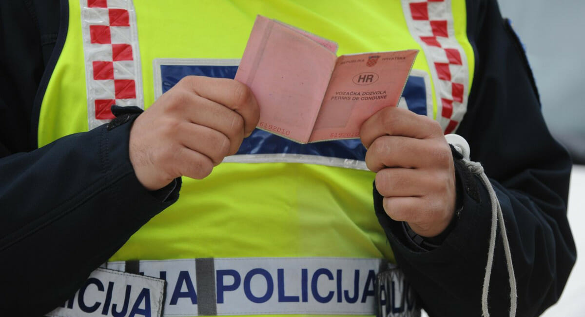 Lagao je o gubitku vozačke dozvole pa je pribavio novu! Sada je zaradio kaznenu prijavu Hrvoje Jelavic/PIXSELL