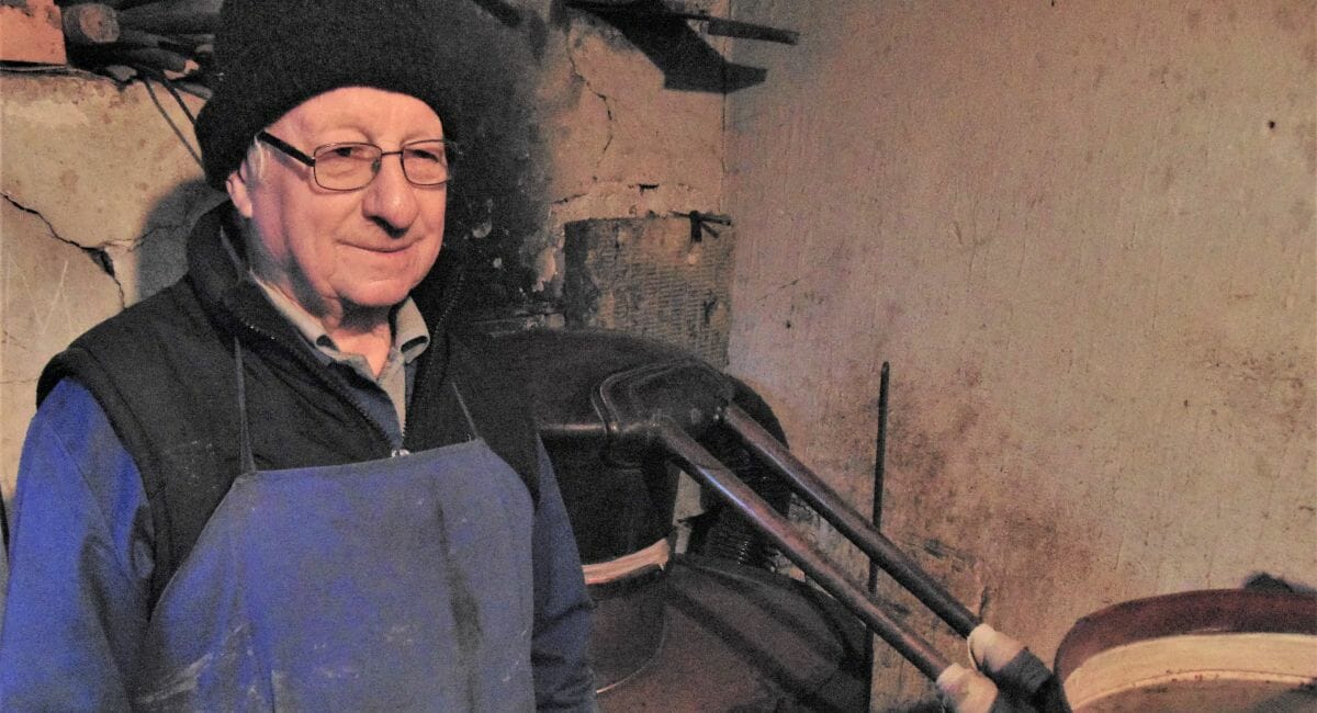 Opojni miris Martinove rakije od žutog muškata! Opojni miris Martinove rakije od žutog muškata!