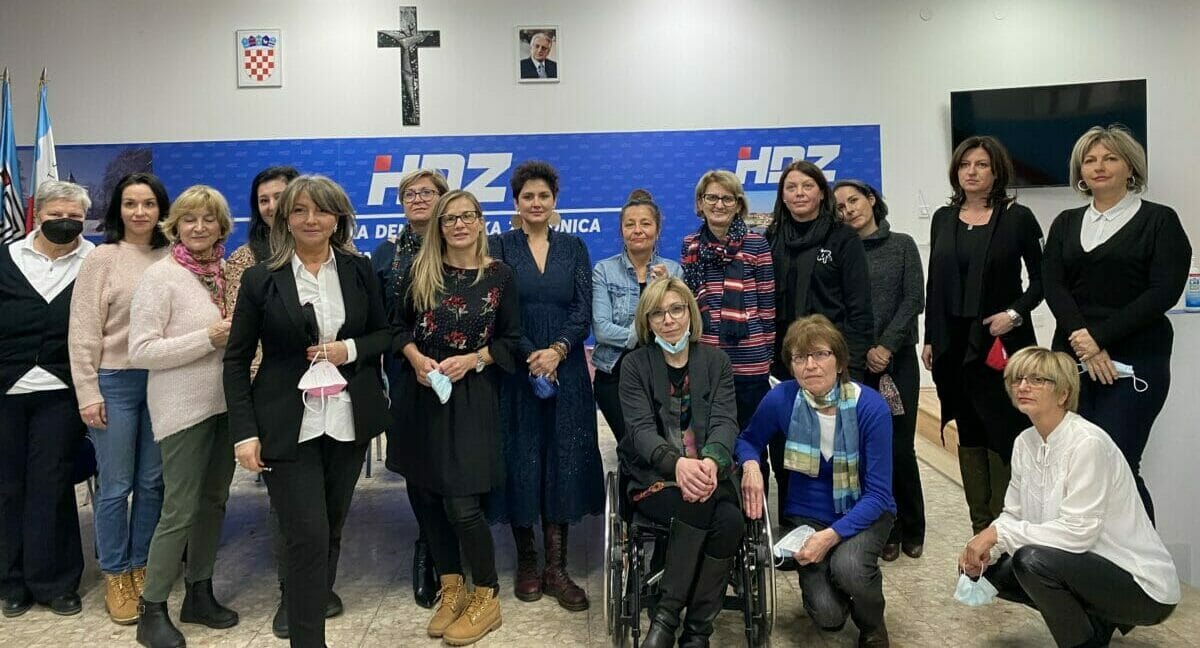 Sunčana Glavak ponovo predsjednica Zajednice žena HDZ-a “Katarina Zrinski” Međimurske županije Sunčana Glavak ponovo predsjednica Zajednice žena HDZ-a “Katarina Zrinski” Međimurske županije