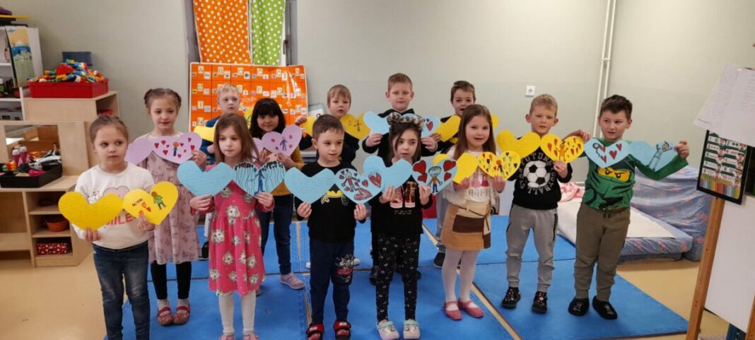 Dječji vrtić Zvončić obilježio Dan očeva prekrasnim radovima Dječji vrtić Zvončić obilježio Dan očeva prekrasnim radovima