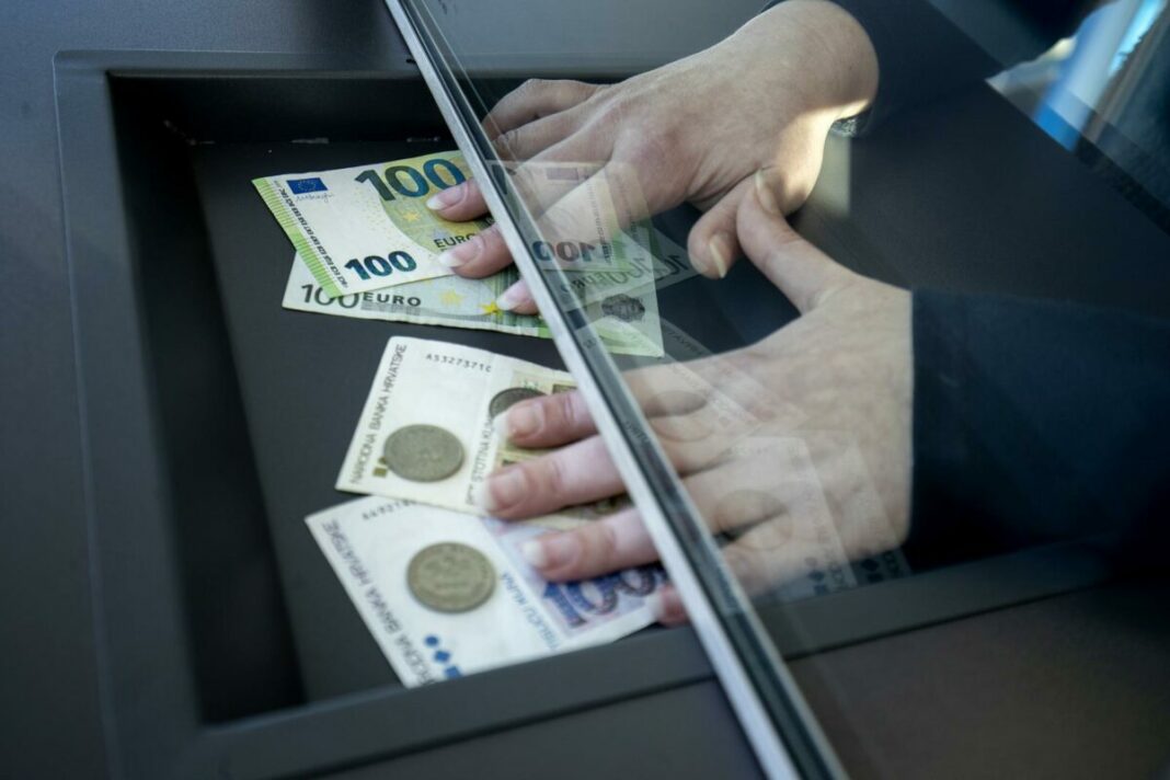 Saznajte kolike će biti plaće, cijene frizura i kave u kafiću kad uvedemo euro Igor Kralj/Pixsell