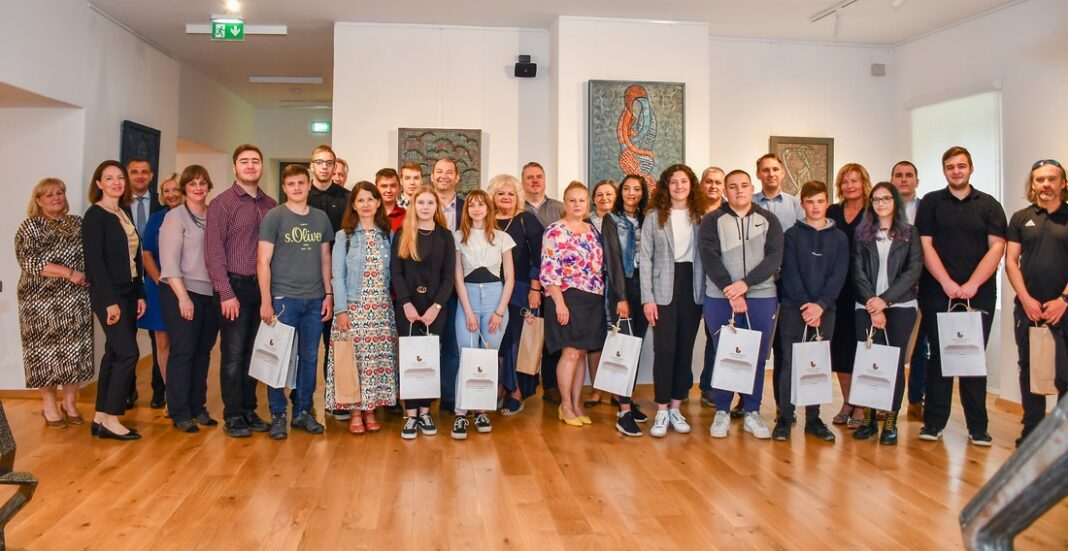 Učenici međimurskih strukovnih škola briljirali na natjecanjima Učenici međimurskih strukovnih škola briljirali na natjecanjima