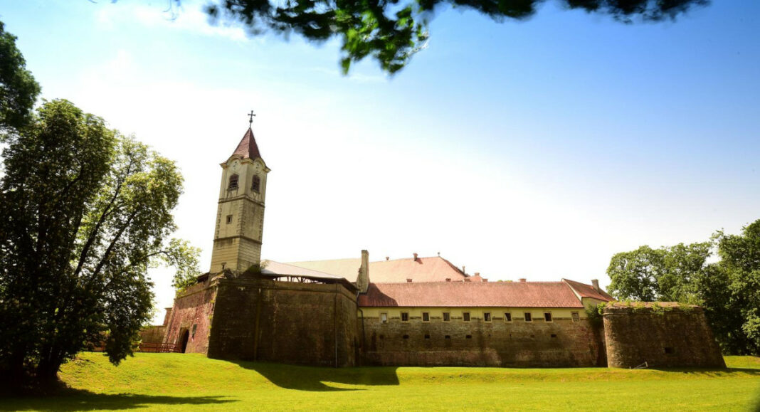 <strong>Prvomajsko druženje u jezeru podno Starog grada u Čakovcu</strong> <strong>Prvomajsko druženje u jezeru podno Starog grada u Čakovcu</strong>