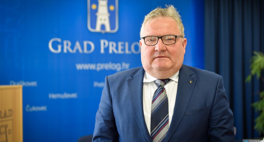 Gradonačelnik Ljubomir Kolarek: ‘Iskreno i od srca, želim svima čestit i blagoslovljen Božić!’ Gradonačelnik Ljubomir Kolarek: ‘Iskreno i od srca, želim svima čestit i blagoslovljen Božić!’