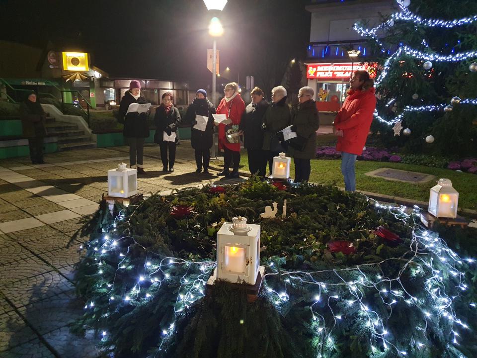 Četvrtu adventsku svijeću upalio predsjednik SRD-a ‘Karas’ Marko Varga Četvrtu adventsku svijeću upalio predsjednik SRD-a ‘Karas’ Marko Varga