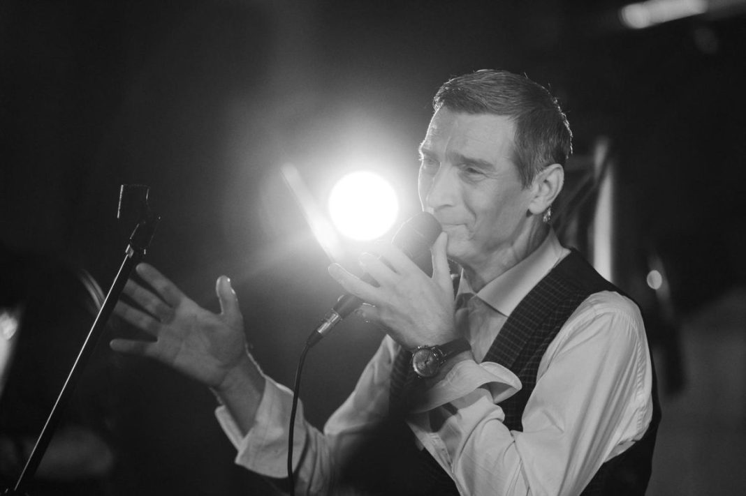 <strong>Pjevao je “Nama se nikud ne žuri”, a sad je “Mali krug velikih ljudi” ostao bez najvećeg!</strong> <strong>Pjevao je “Nama se nikud ne žuri”, a sad je “Mali krug velikih ljudi” ostao bez najvećeg!</strong>