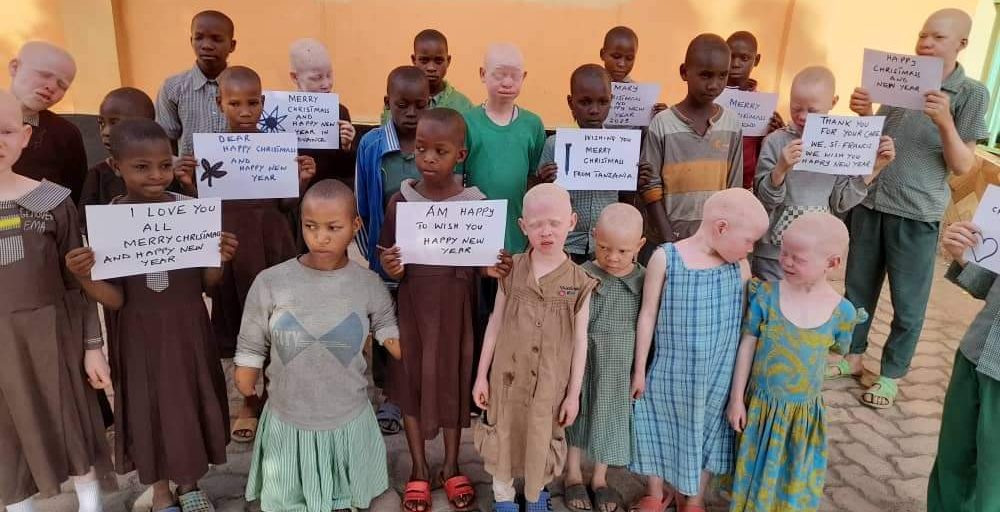 Udruga Ti nisi sam dijeli radost Božića s tristotinjak afričkih mališana Udruga Ti nisi sam dijeli radost Božića s tristotinjak afričkih mališana