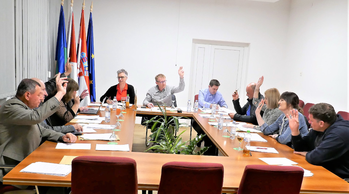 <strong>Ovo se godinama nije viđalo u Gornjem Mihaljevcu!</strong> <strong>Ovo se godinama nije viđalo u Gornjem Mihaljevcu!</strong>