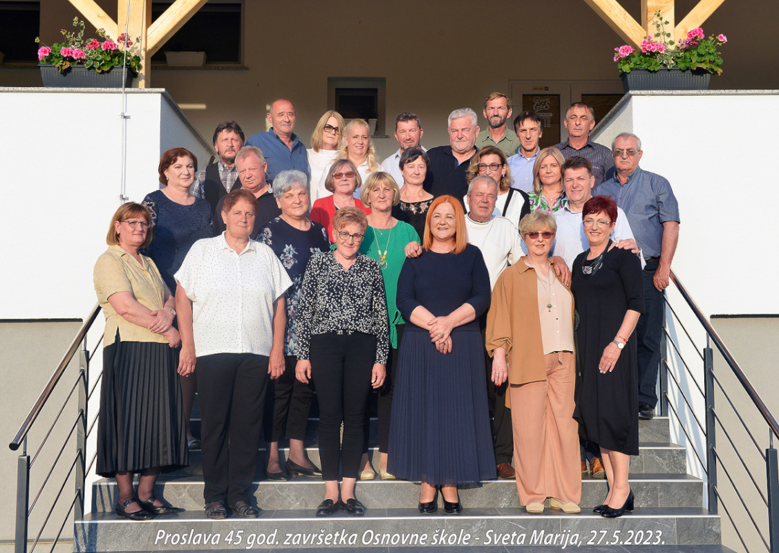 Proslavili 45 godina od završetka osnovne škole! Proslavili 45 godina od završetka osnovne škole!
