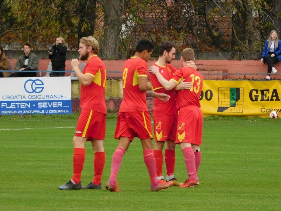 Polet uvjerljiv, Deglin najraspoloženiji na terenu Polet uvjerljiv, Deglin najraspoloženiji na terenu