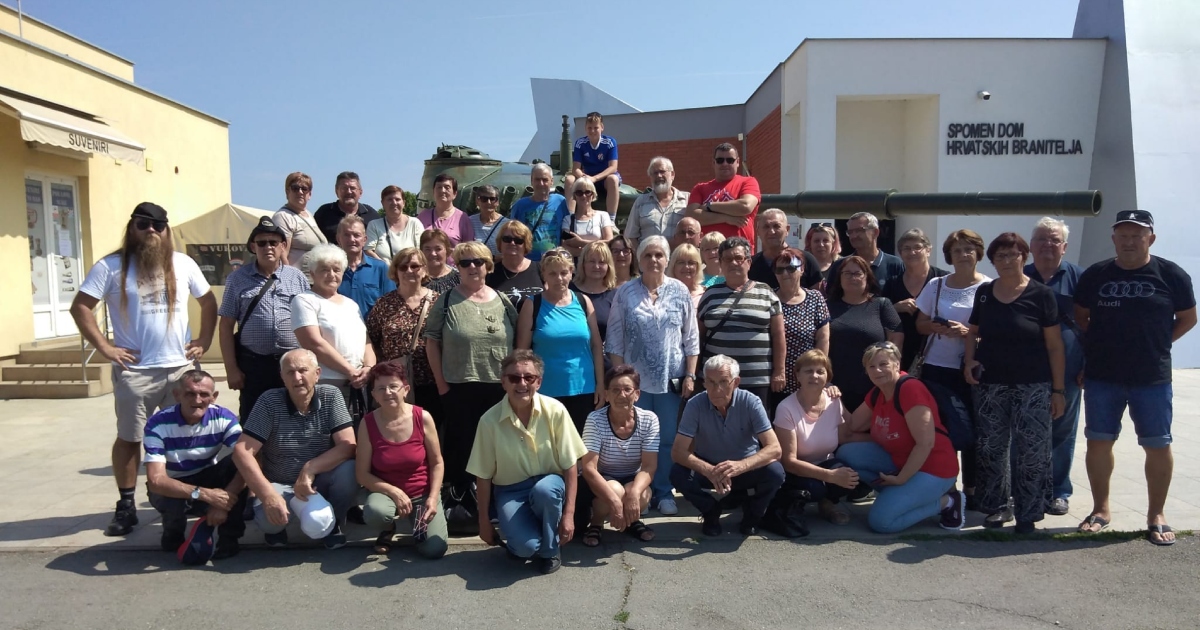 FOTO Preloški umirovljenici vidjeli štošta zanimljivog u Vukovaru i Osijeku FOTO Preloški umirovljenici vidjeli štošta zanimljivog u Vukovaru i Osijeku