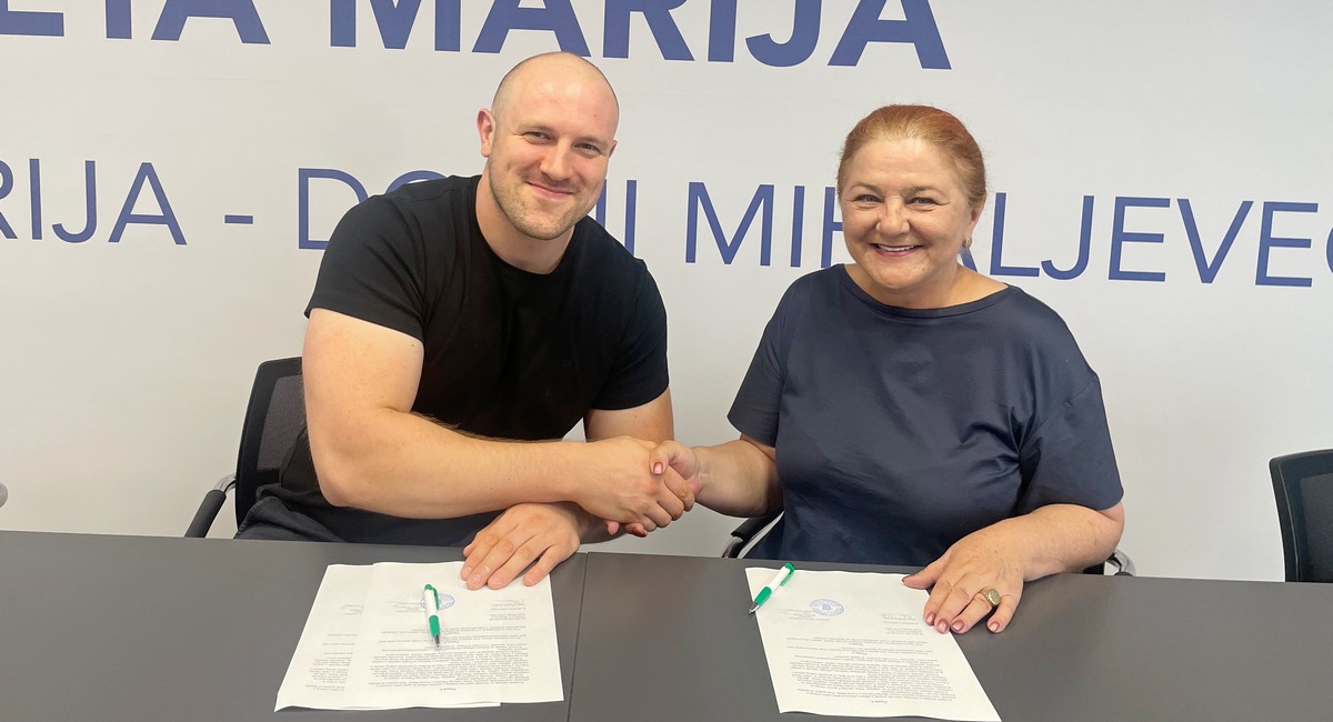 ‘Dr. Šrajbek nije samo mlad i zgodan, već ima želju za radom i edukacijom mještana!’ ‘Dr. Šrajbek nije samo mlad i zgodan, već ima želju za radom i edukacijom mještana!’