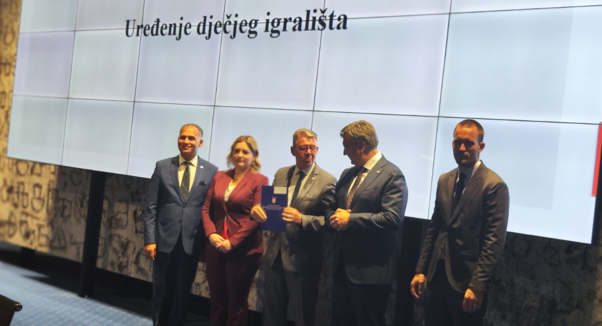 Osigurano 15 tisuća eura za uređenje dječjeg igrališta u naselju Sitnice Osigurano 15 tisuća eura za uređenje dječjeg igrališta u naselju Sitnice