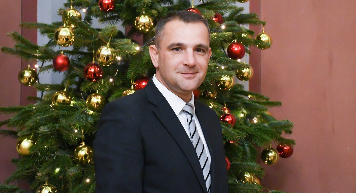 VIDEO Župan Matija Posavec: “Neka vam ovi blagdani budu vrijeme radosti, smijeha i unutarnjeg mira” VIDEO Župan Matija Posavec: “Neka vam ovi blagdani budu vrijeme radosti, smijeha i unutarnjeg mira”