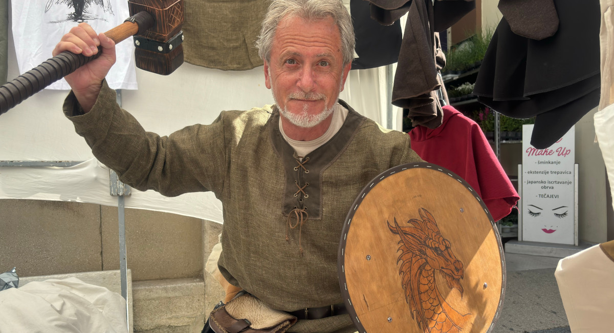 Iz Kotoribe su me odnijeli u jastuku kao šestomjesečno dijete Iz Kotoribe su me odnijeli u jastuku kao šestomjesečno dijete