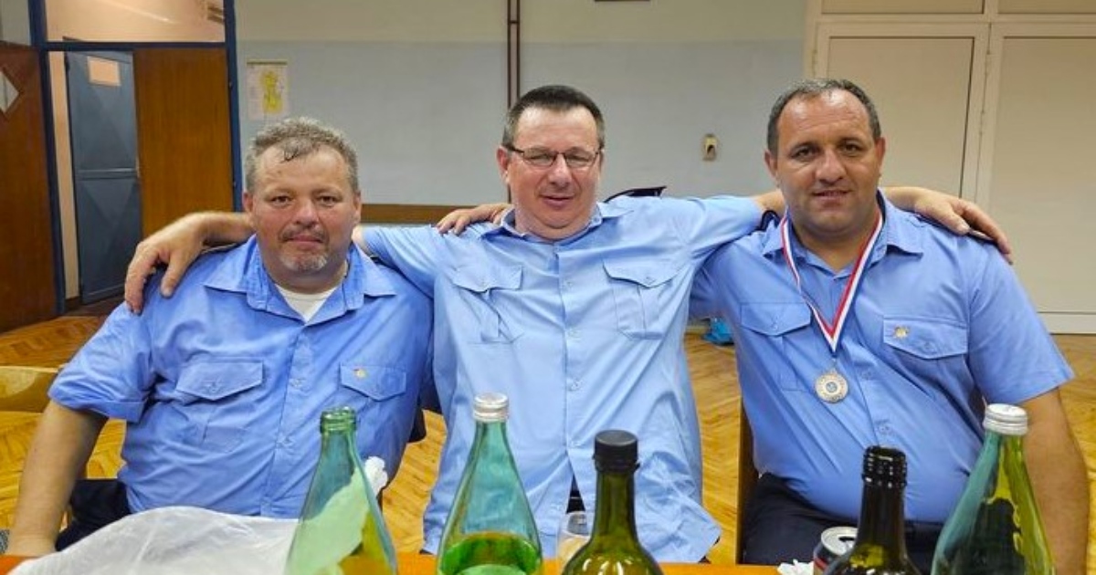 Car, Ban i Kralj na čelu vatrogasaca! Čestitamo, vaše visosti! Car, Ban i Kralj na čelu vatrogasaca! Čestitamo, vaše visosti!