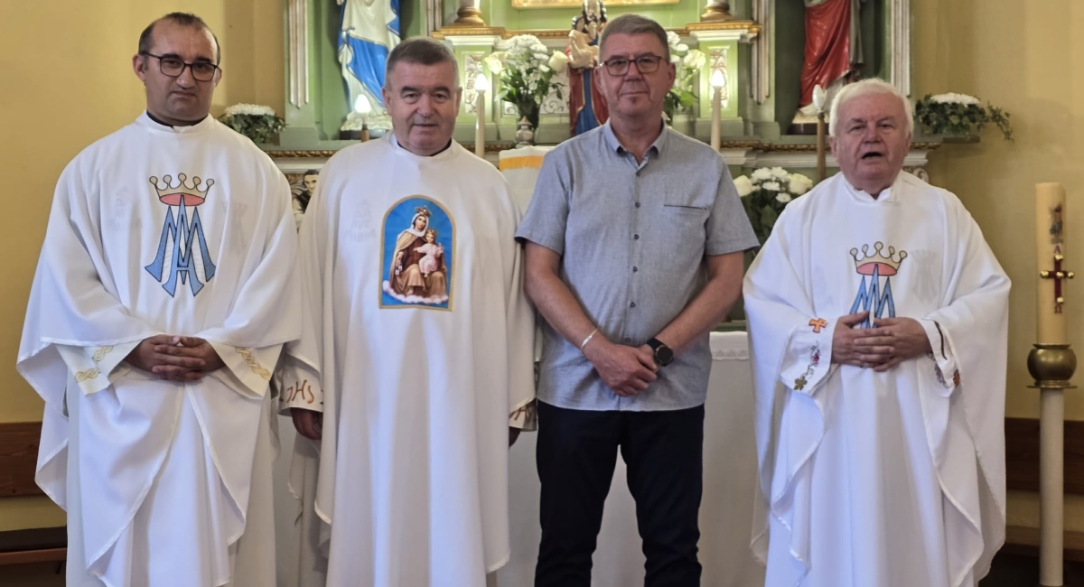 Obilježavanje blagdana Gospe Karmelske uz blagoslov novih crkvenih vrata Obilježavanje blagdana Gospe Karmelske uz blagoslov novih crkvenih vrata