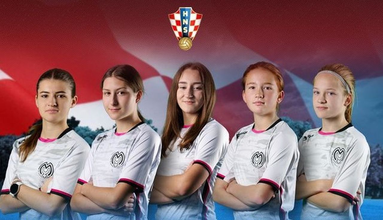 Barbara, Ema, Karla, Ena i Jana pozvane u repku Barbara, Ema, Karla, Ena i Jana pozvane u repku