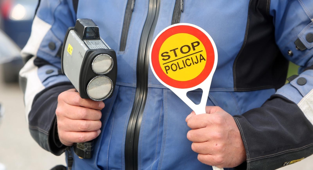 Veliki broj prekršaja i ekstremno prekoračenje brzine Veliki broj prekršaja i ekstremno prekoračenje brzine