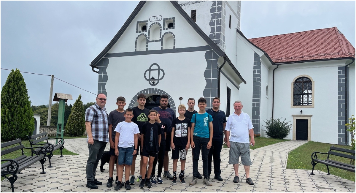 FOTO Posljednji susret sa župnim vikarom: oproštajni izlet u Višnjicu, Klenovnik i Natkrižovljan FOTO Posljednji susret sa župnim vikarom: oproštajni izlet u Višnjicu, Klenovnik i Natkrižovljan