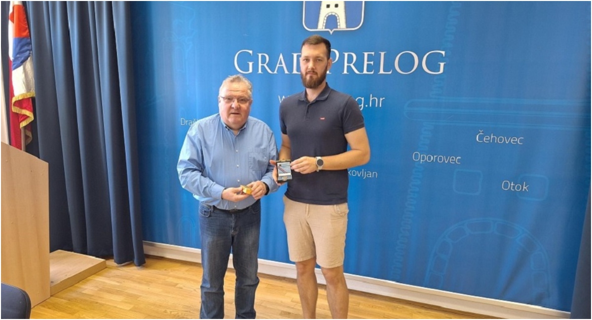 Gradonačelnik Kolarek čestitao istaknutom istraživaču na uspjesima u znanosti Gradonačelnik Kolarek čestitao istaknutom istraživaču na uspjesima u znanosti