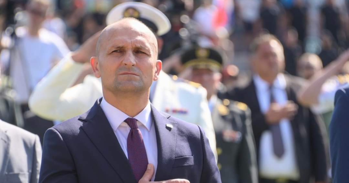 Ministar Anušić: Vojni rok počinje 1. siječnja i trajat će dva mjeseca! Ministar Anušić: Vojni rok počinje 1. siječnja i trajat će dva mjeseca!