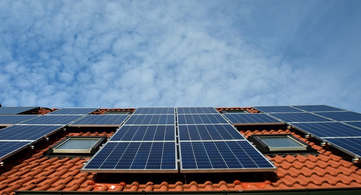 Javni poziv za sufinanciranje izgradnje sunčane elektrane za proizvodnju električne energije u kućanstvima za 2024.godinu Javni poziv za sufinanciranje izgradnje sunčane elektrane za proizvodnju električne energije u kućanstvima za 2024.godinu