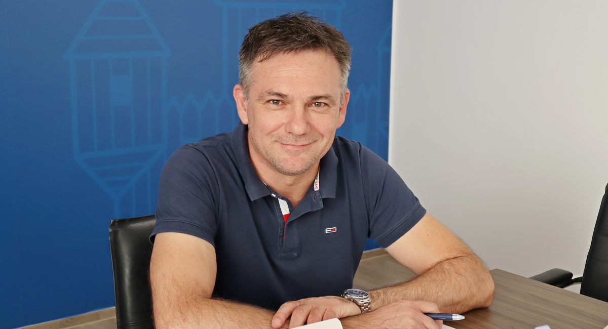 INTERVJU Dario Friščić za ljepšu Kotoribu: od špeditera i biznismena do načelnika 24/7! INTERVJU Dario Friščić za ljepšu Kotoribu: od špeditera i biznismena do načelnika 24/7!