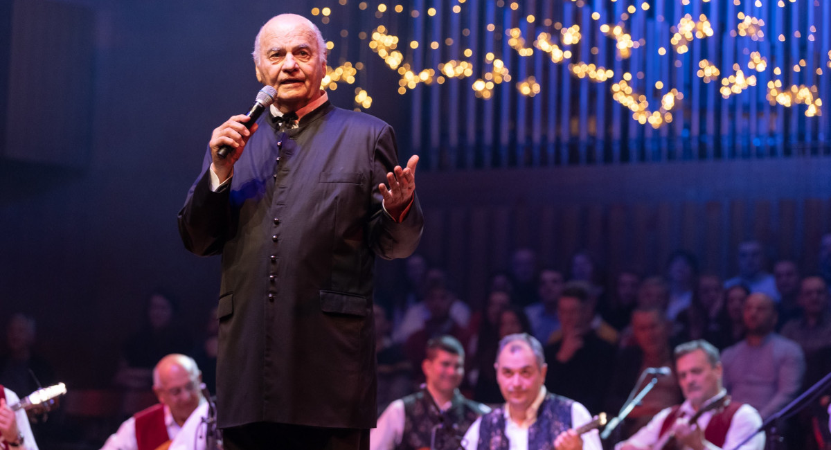 Zvonko Bogdan i 14 tamburaša iz Vojvodine zapjevat će i zasvirati 19. listopada u Areni Varaždin Zvonko Bogdan i 14 tamburaša iz Vojvodine zapjevat će i zasvirati 19. listopada u Areni Varaždin