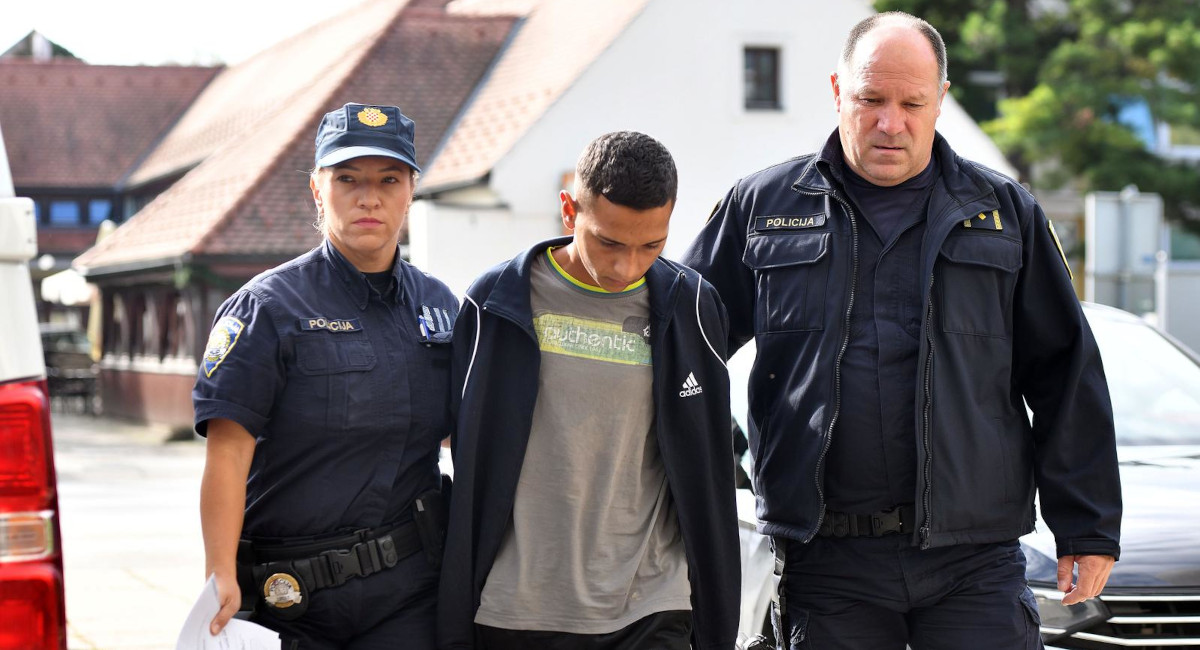 Ovo je Dominik (20), mladić koji je ubio majku dok je sjedila na kauču i gledala TV Ovo je Dominik (20), mladić koji je ubio majku dok je sjedila na kauču i gledala TV