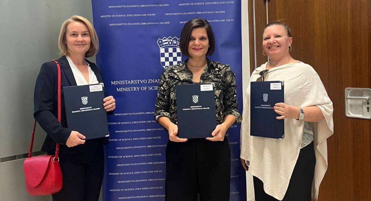 Nastavnice Srednje škole Prelog nagrađene za doprinos obrazovanju Nastavnice Srednje škole Prelog nagrađene za doprinos obrazovanju