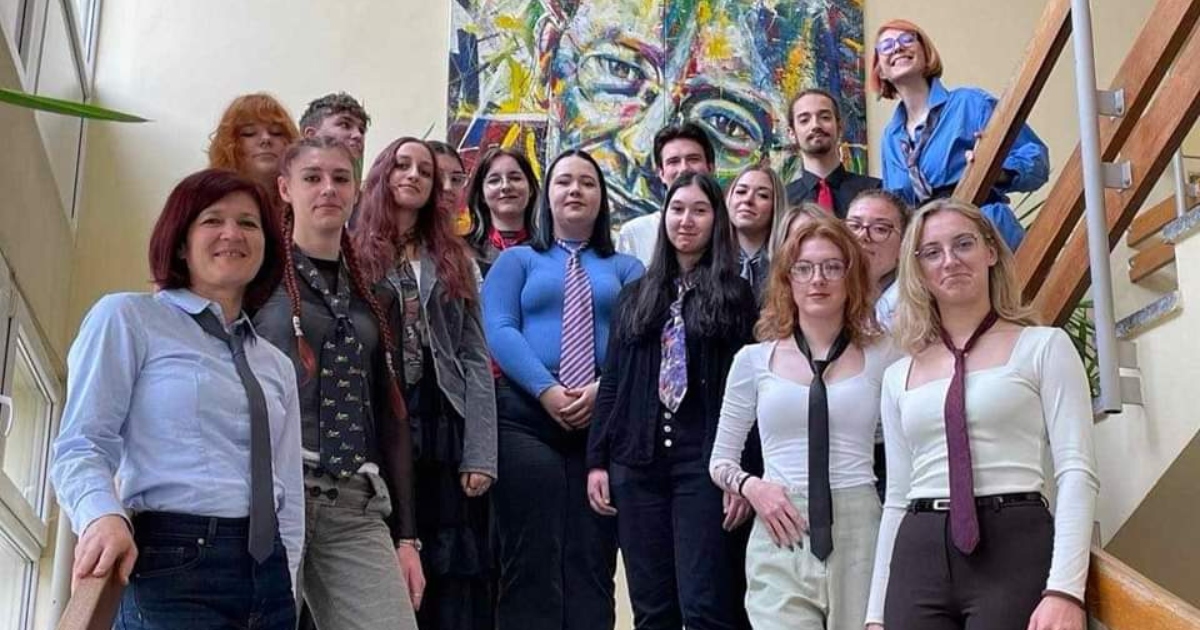 Gimnazija Josipa Slavenskog Čakovec u petak je vrvila kravatama Gimnazija Josipa Slavenskog Čakovec u petak je vrvila kravatama